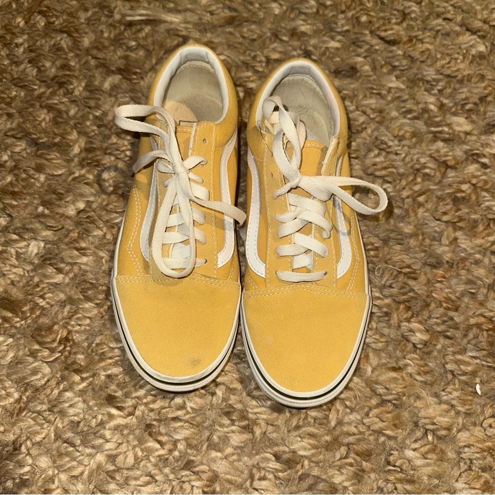 Yellow vans💛